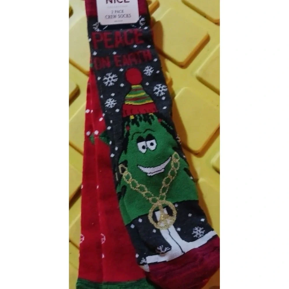 NEW Naughty or Nice Collection Men's 2pk Peace on Earth Christmas Crew Socks